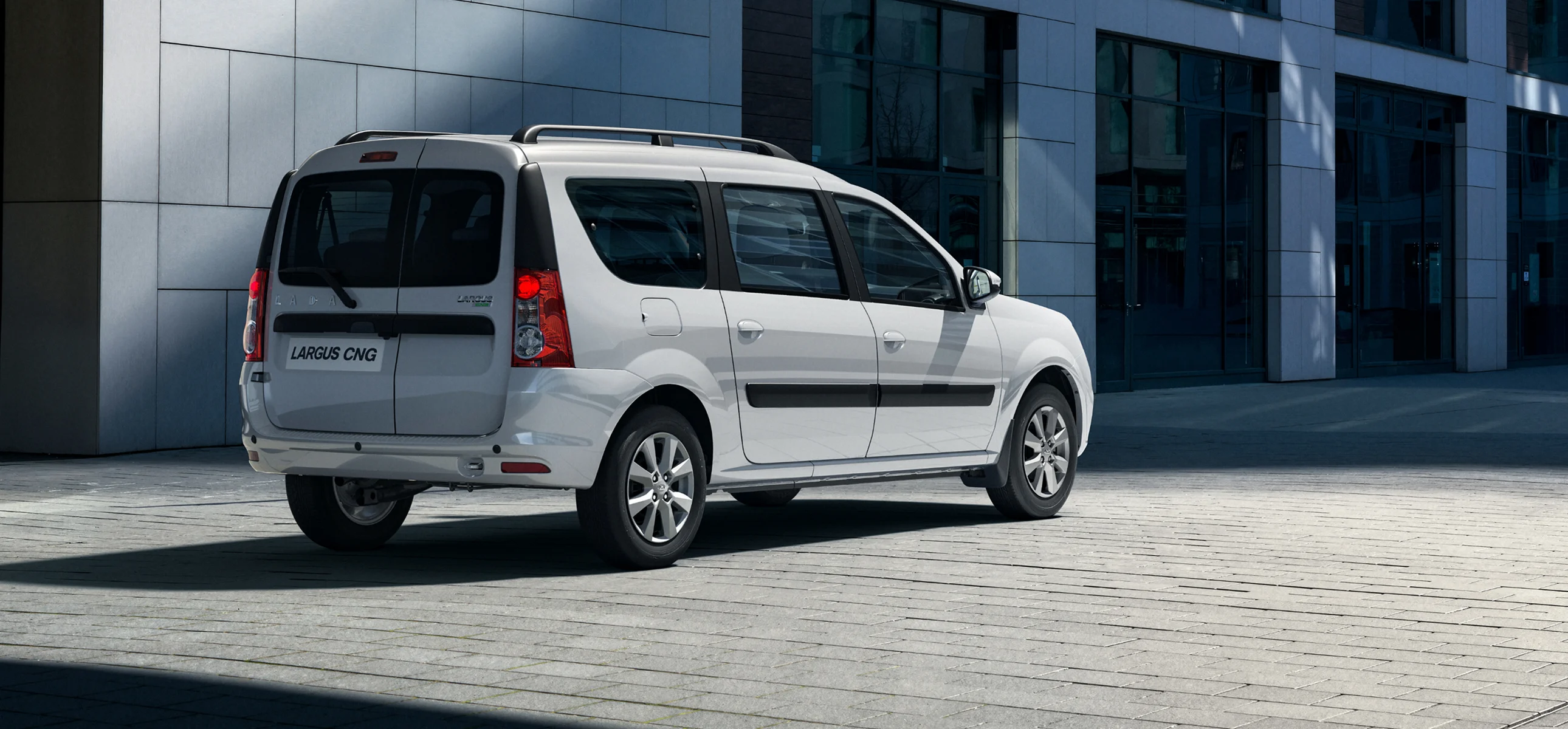 LADA Largus Universal CNG&nbsp;— вид 3/4 спереди